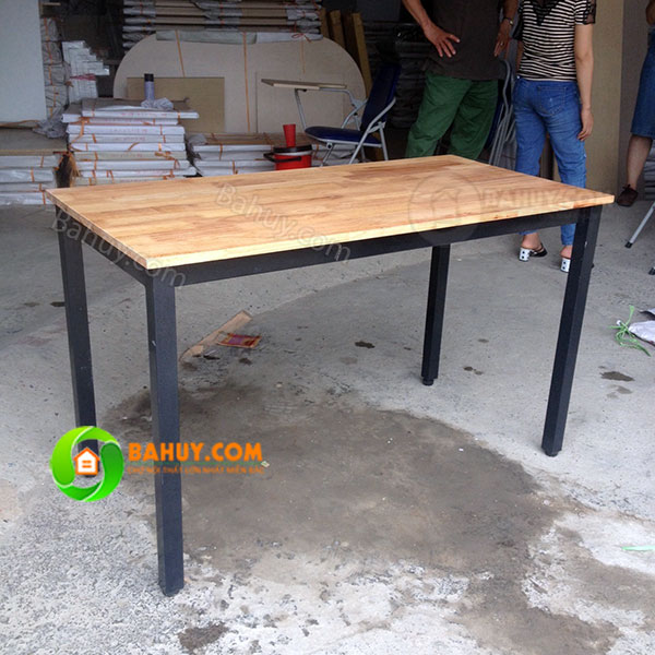 bàn-gỗ-tự-nhiên-1