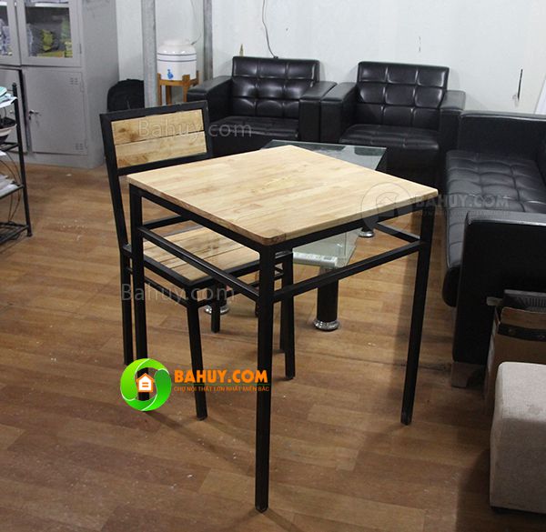 thanh-ly-ban-cafe-go-thong